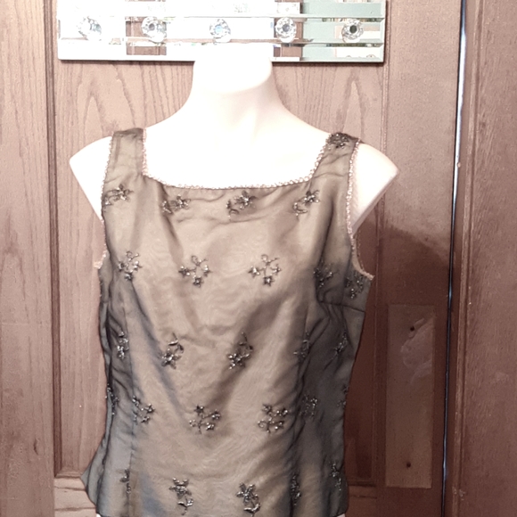 Against Gravitee size 12 top. - Picture 1 of 3